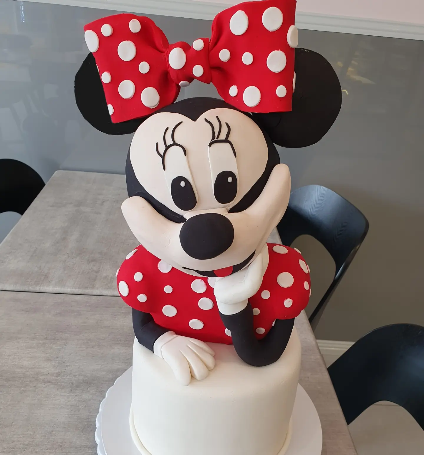 3D Minnie Mouse Cake 2
